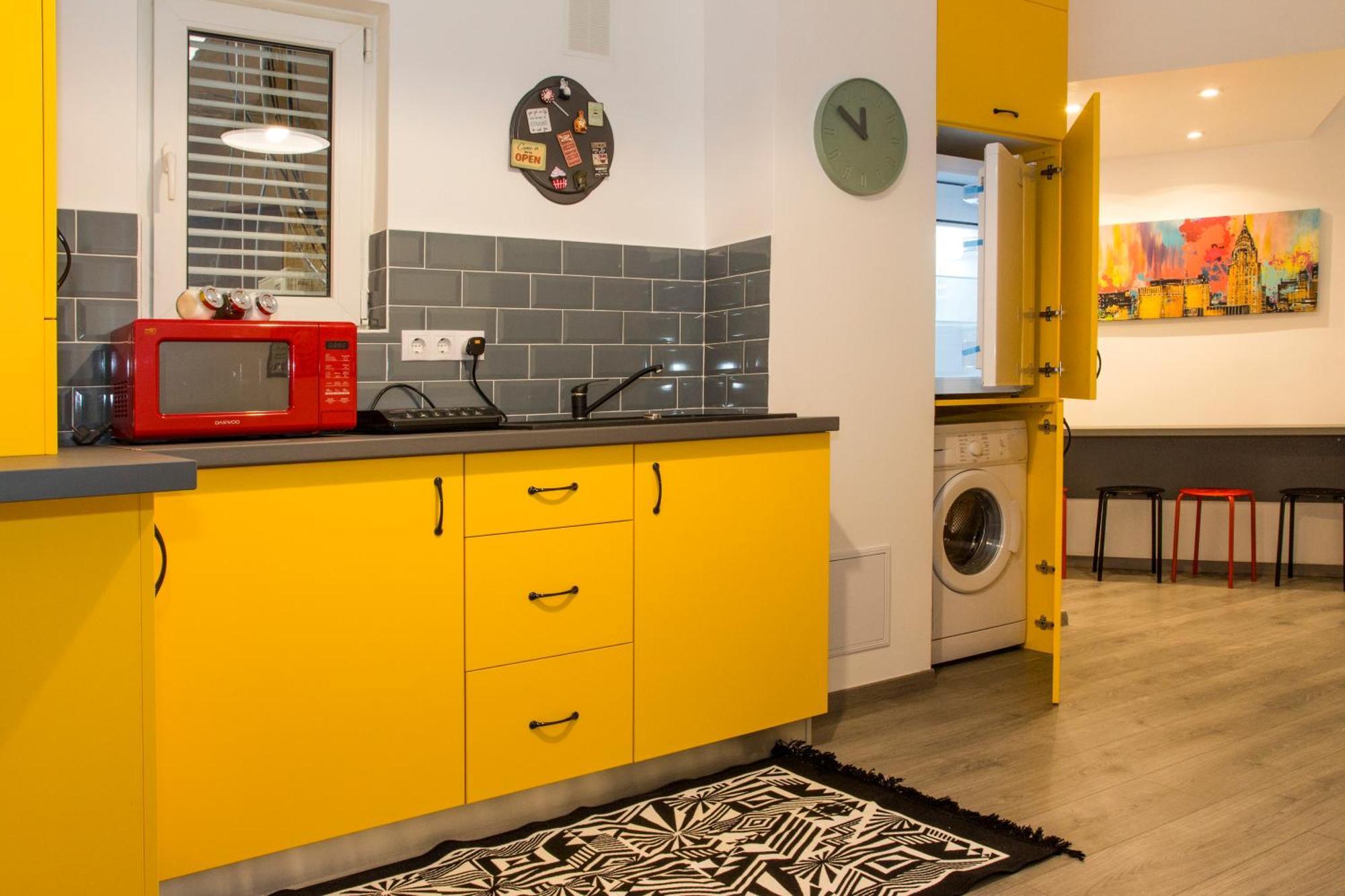 Old Town Premium Apartment By Mrg บูคาเรสต์ ภายนอก รูปภาพ