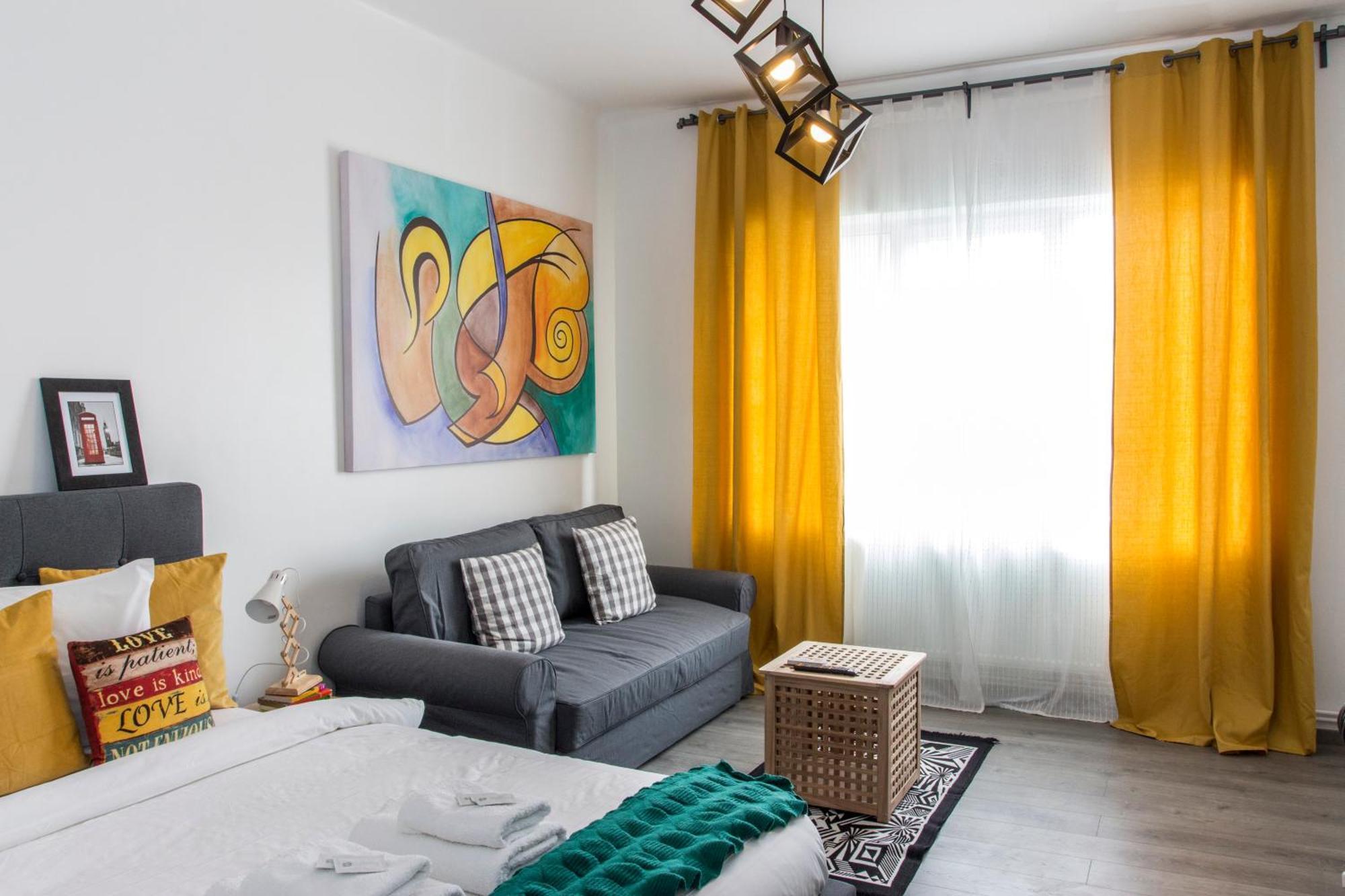 Old Town Premium Apartment By Mrg บูคาเรสต์ ภายนอก รูปภาพ